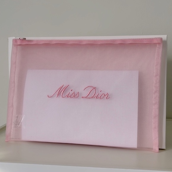 MISS DIOR Pink Mesh Cosmetic Pouch with CD LE BAUME - Picture 5 of 12